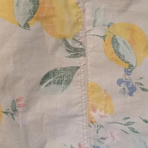 Chicos/Cargo Pants/Womens 0.5P Petite 6/Yellow Lemon Print/Poplin Crop - Picture 3 of 8